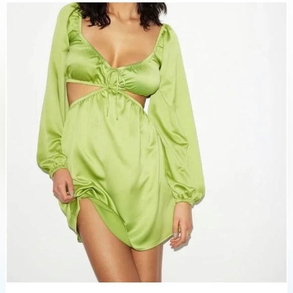 Dynamite satin green dress BNWT Size small. - Picture 2 of 2
